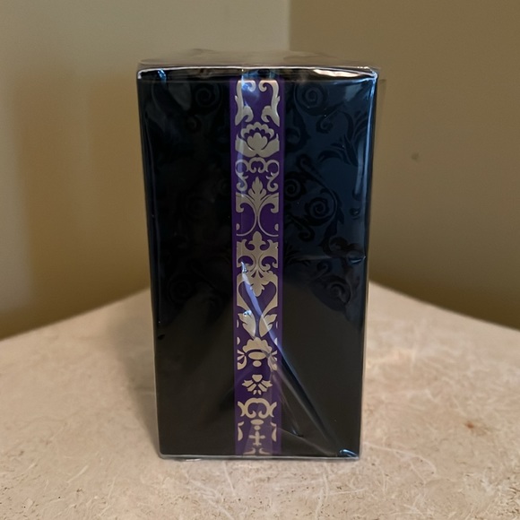 Francesca’s Limited Edition VELVET NOIR - New! - Picture 2 of 4